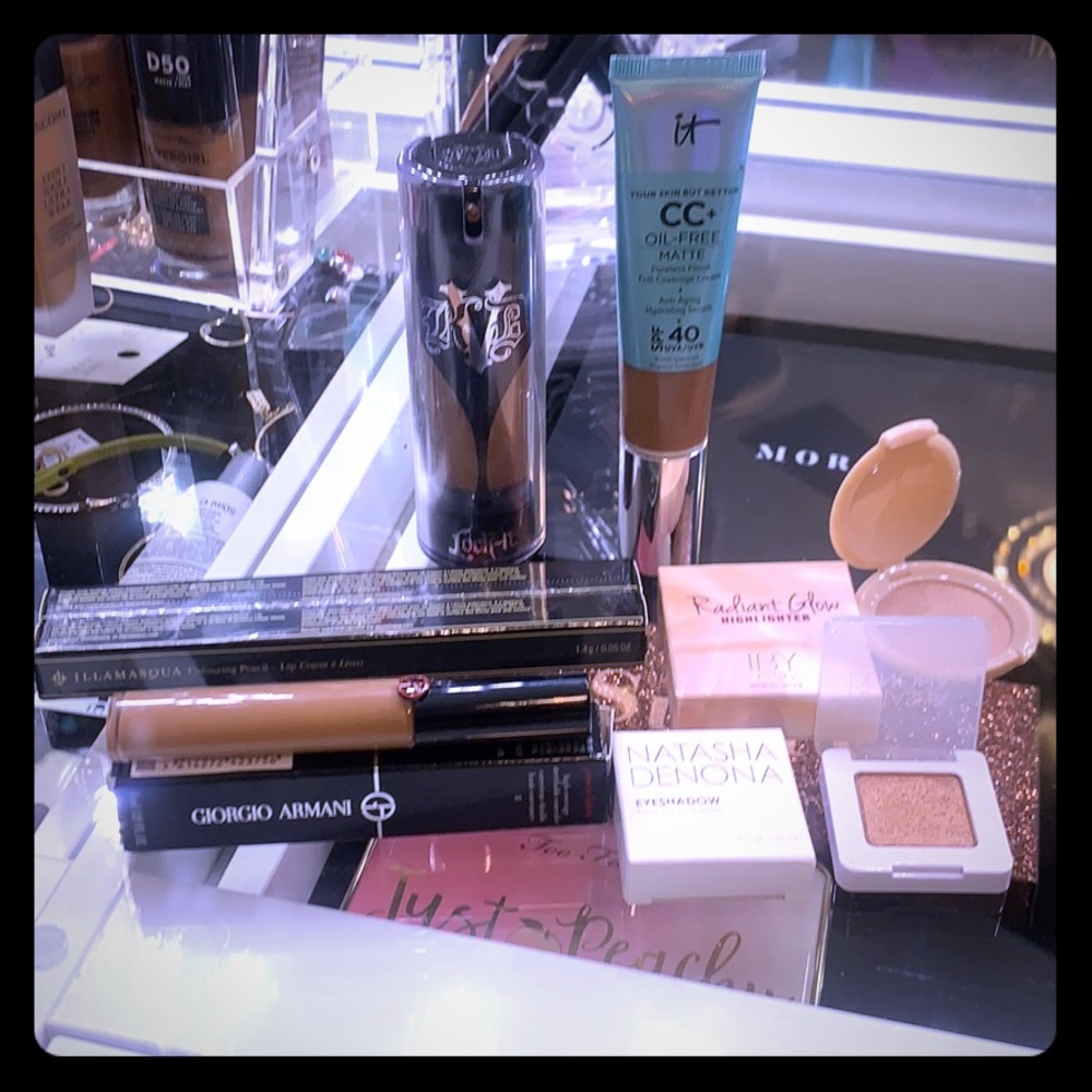 SOLD!!!Giorgio Armani Power Fabric Concealer